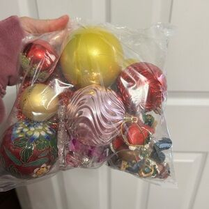 4/$100 Colorful Christmas Ornaments Set includes cloisonné bulb 🥳